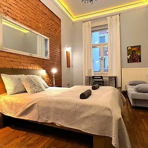 Apartman V6 By Small, Budapest